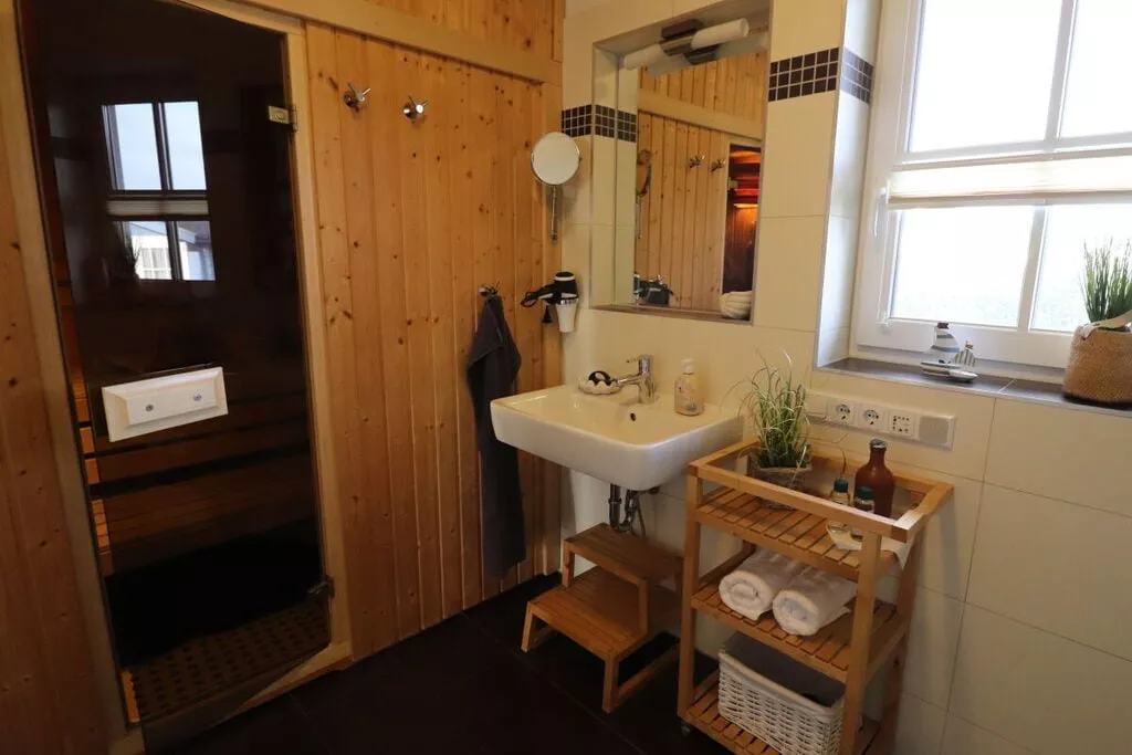 382083-Badkamer