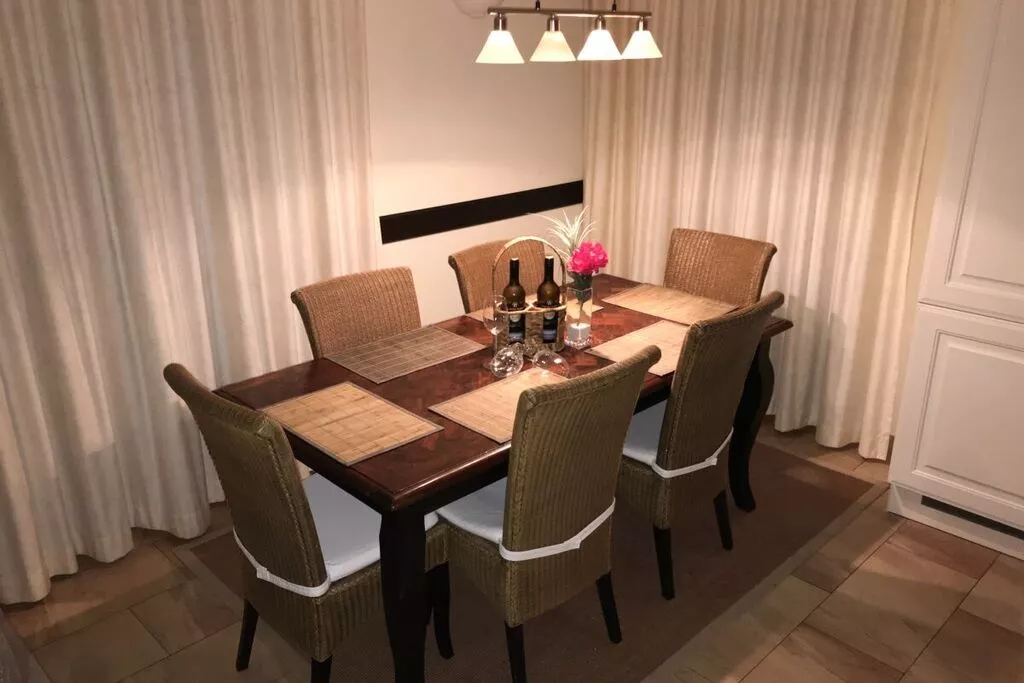 386421-Eetkamer