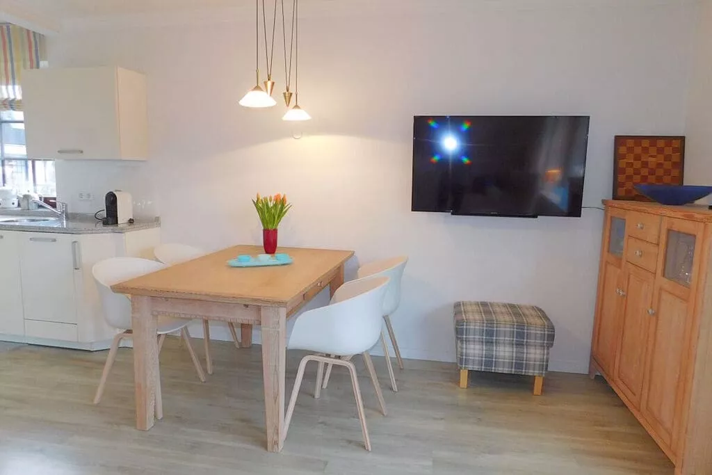 447323-Eetkamer