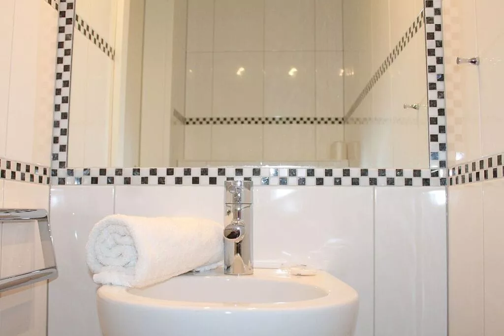 447323-Badkamer