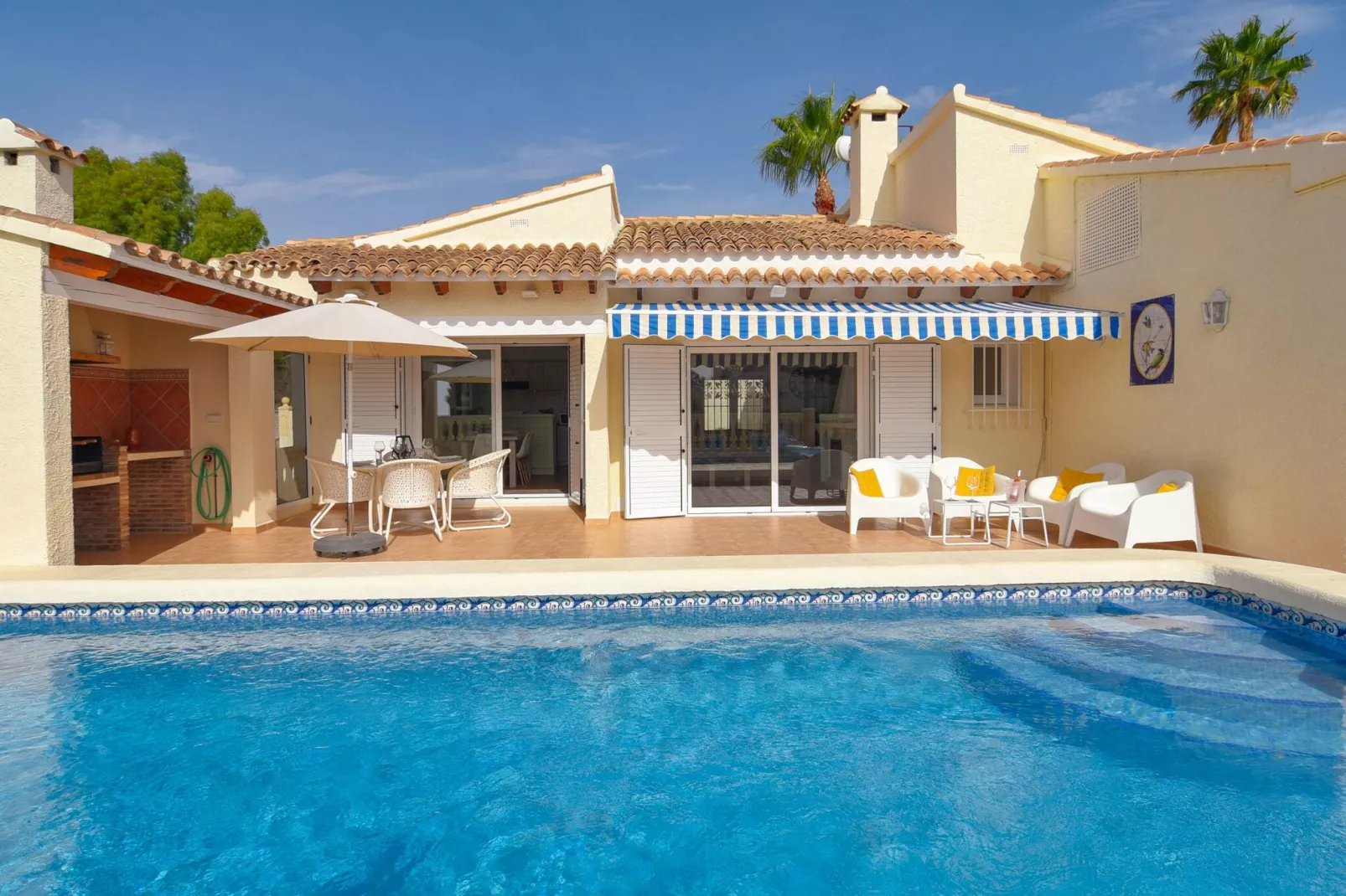 Casa d Aaz-Buitenkant zomer