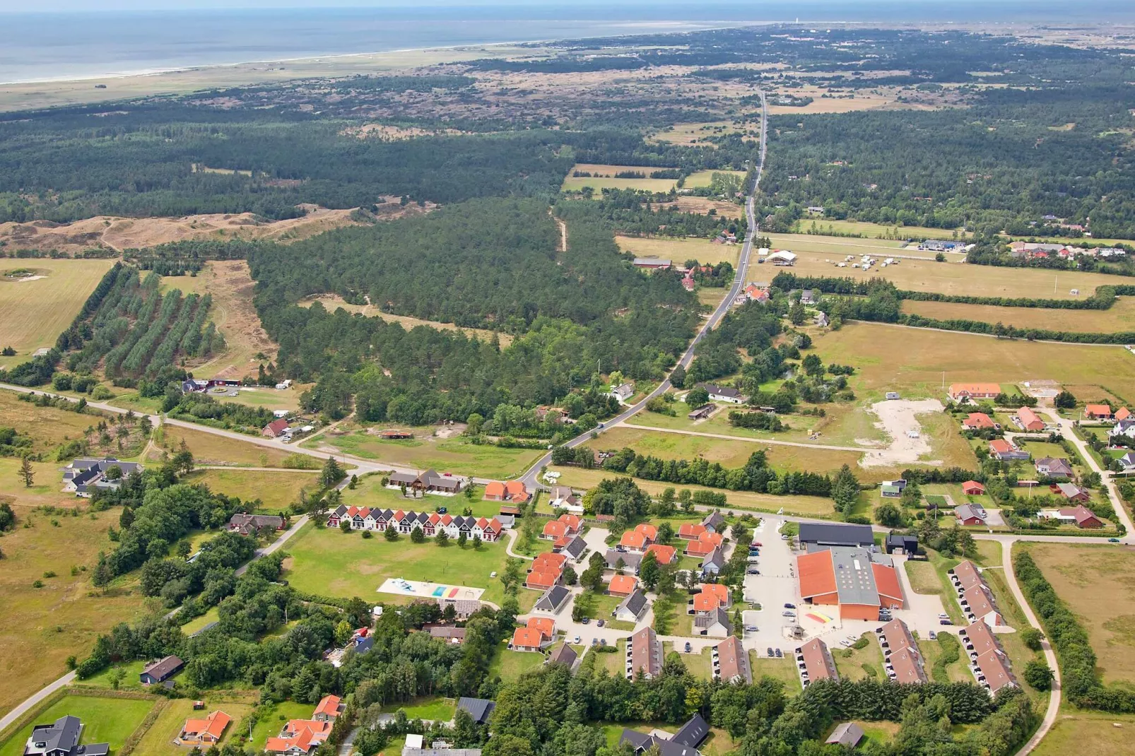 14 persoons vakantie huis op een vakantie park in Blåvand-Buitenlucht