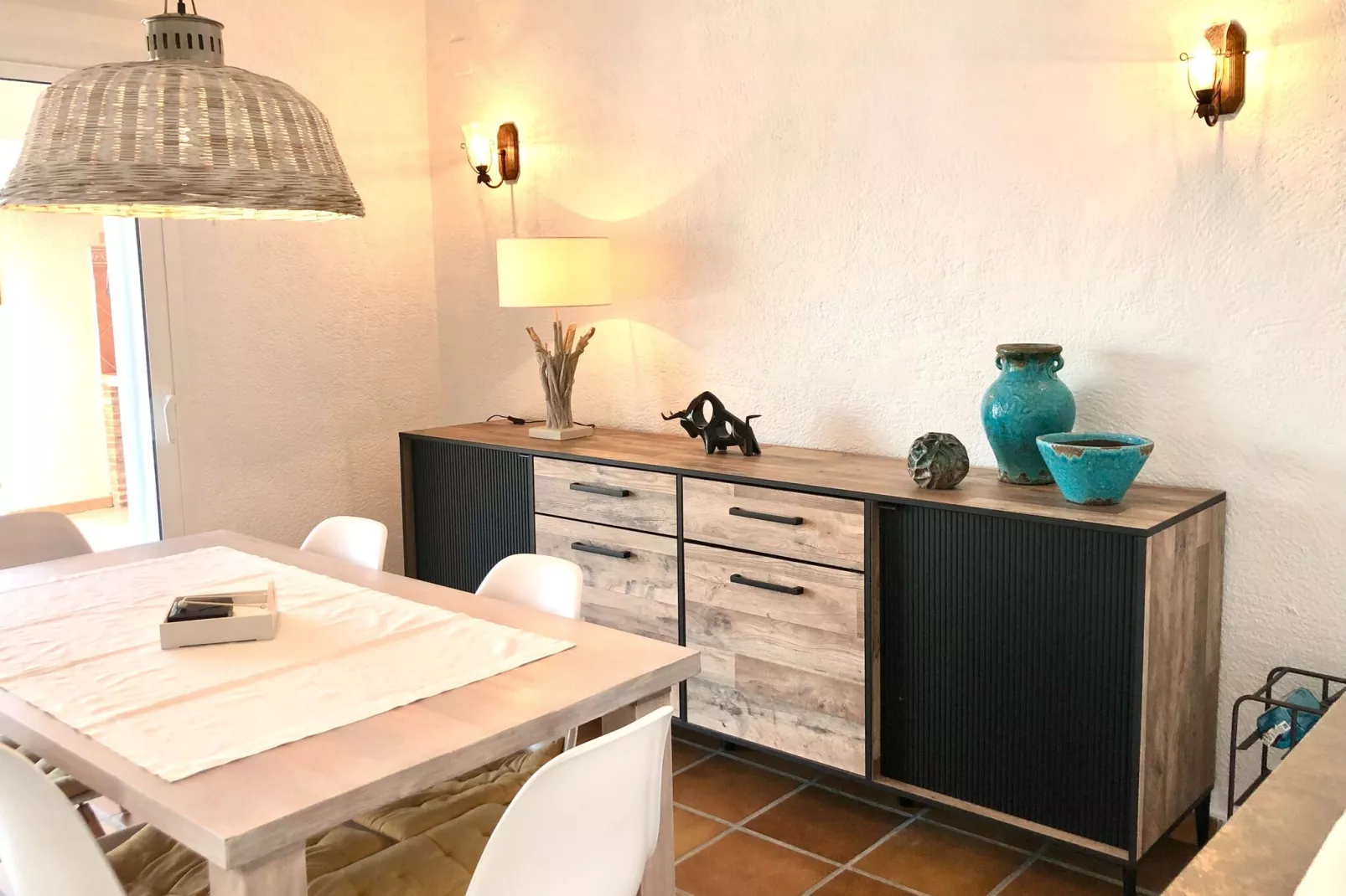 Casa d Aaz-Eetkamer