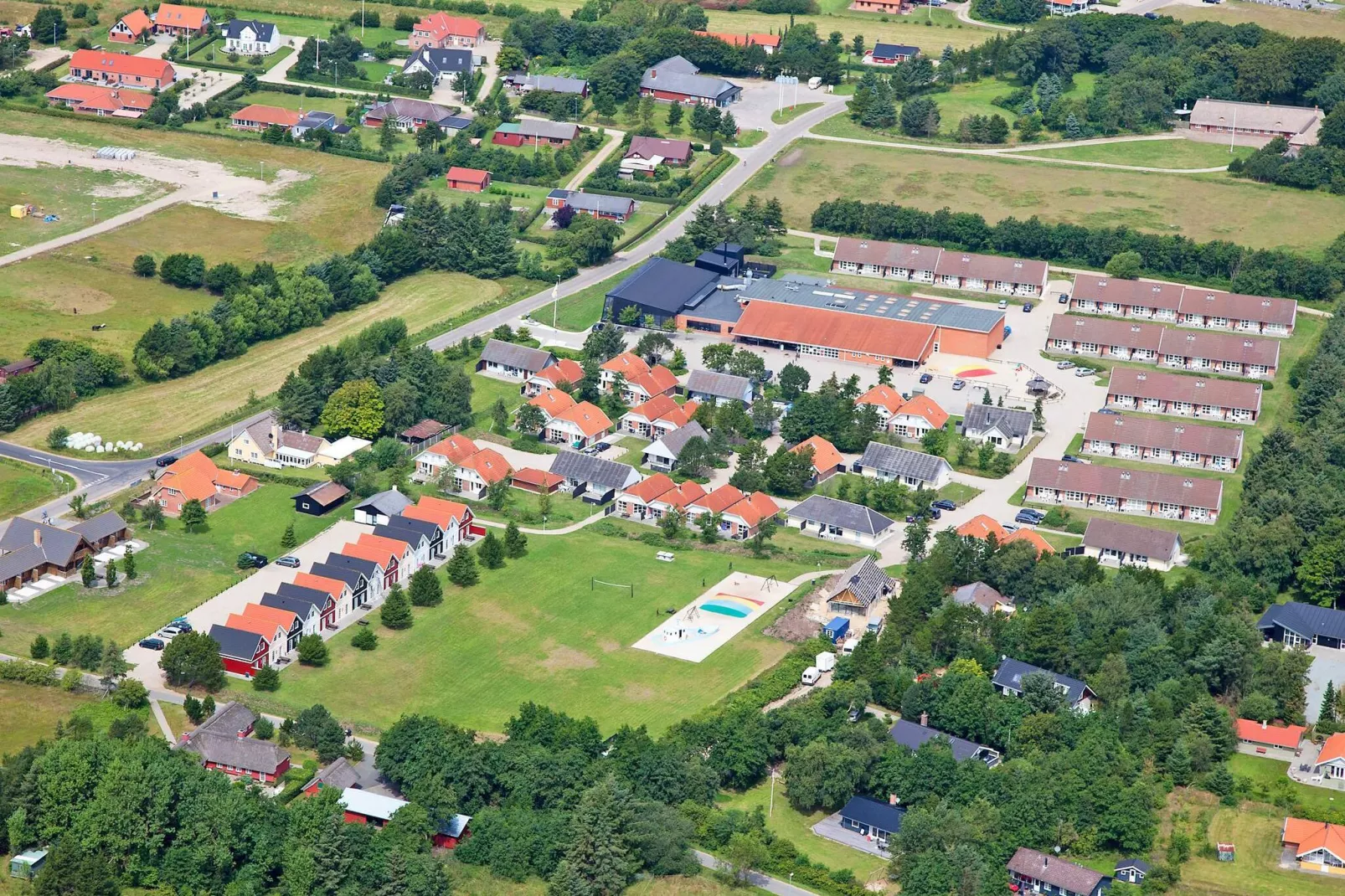 14 persoons vakantie huis op een vakantie park in Blåvand-Buitenlucht