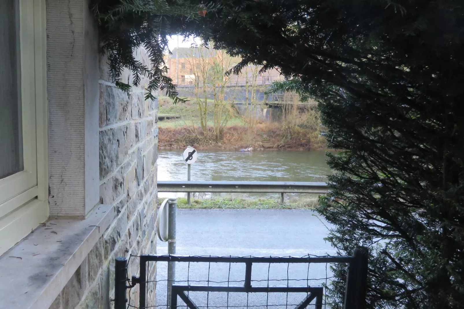 Maison sur Ourthe-Uitzicht zomer