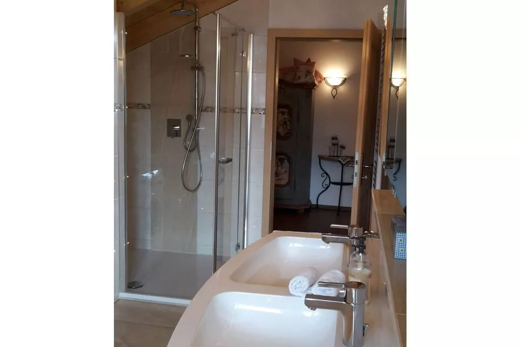 22733-Badkamer