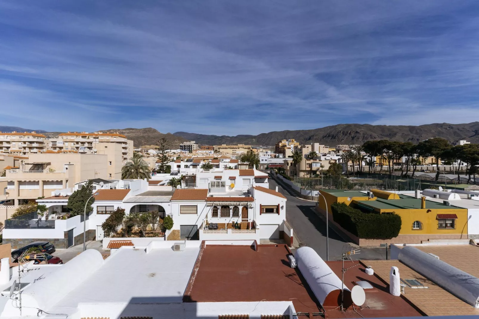 Encantador apartamento en Aguadulce-Uitzicht zomer