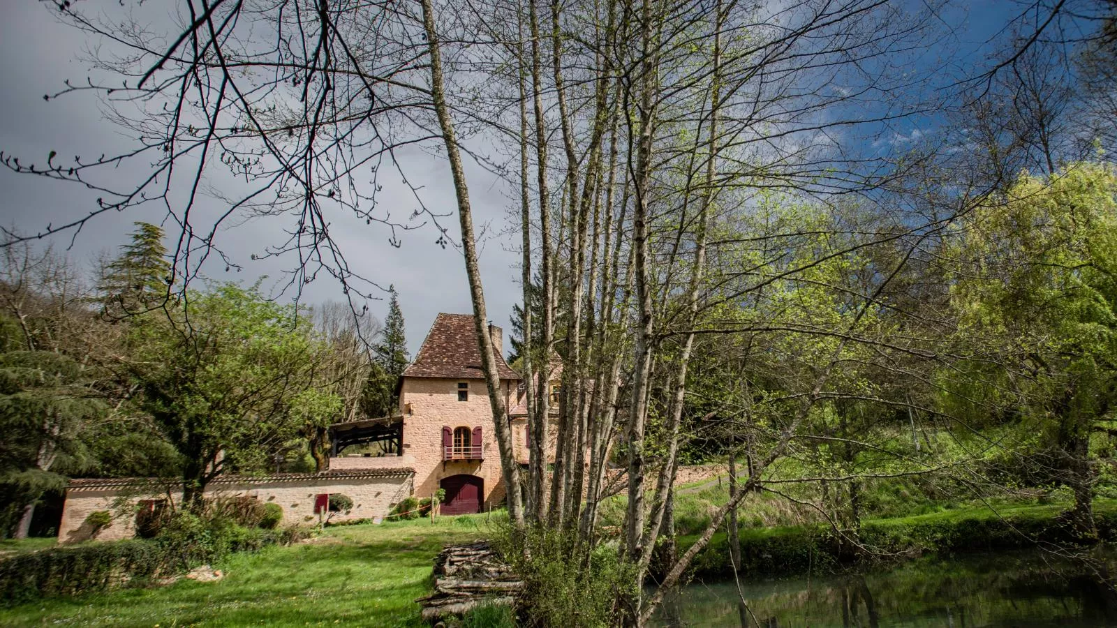 Gite Cottage-Buitenkant zomer