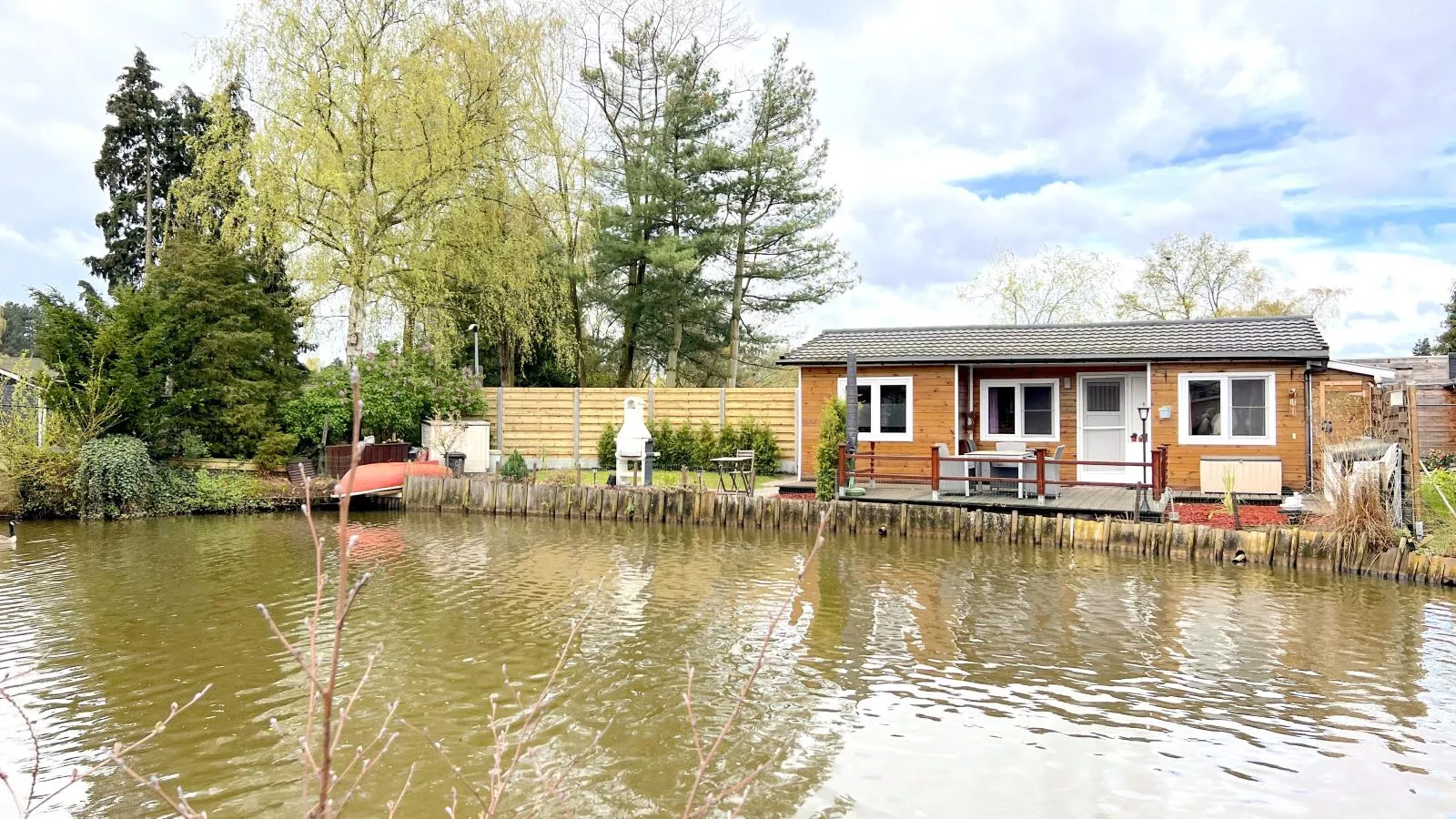 Fonnies Chalet-Buitenkant zomer