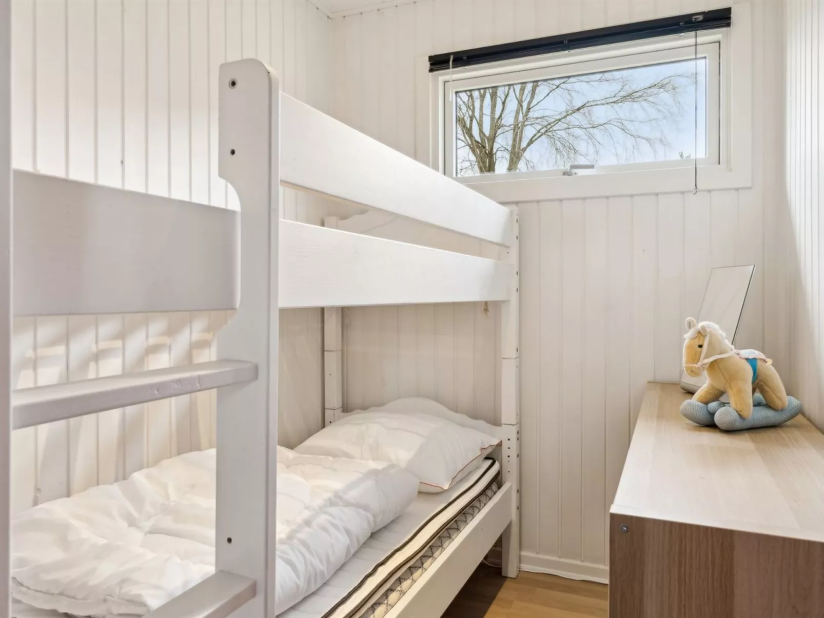 "Senja" - 450m from the sea-Binnen
