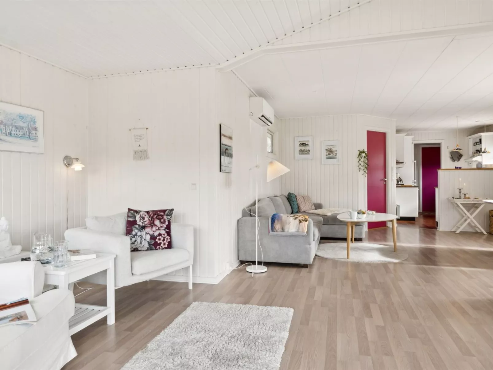 "Senja" - 450m from the sea-Binnen