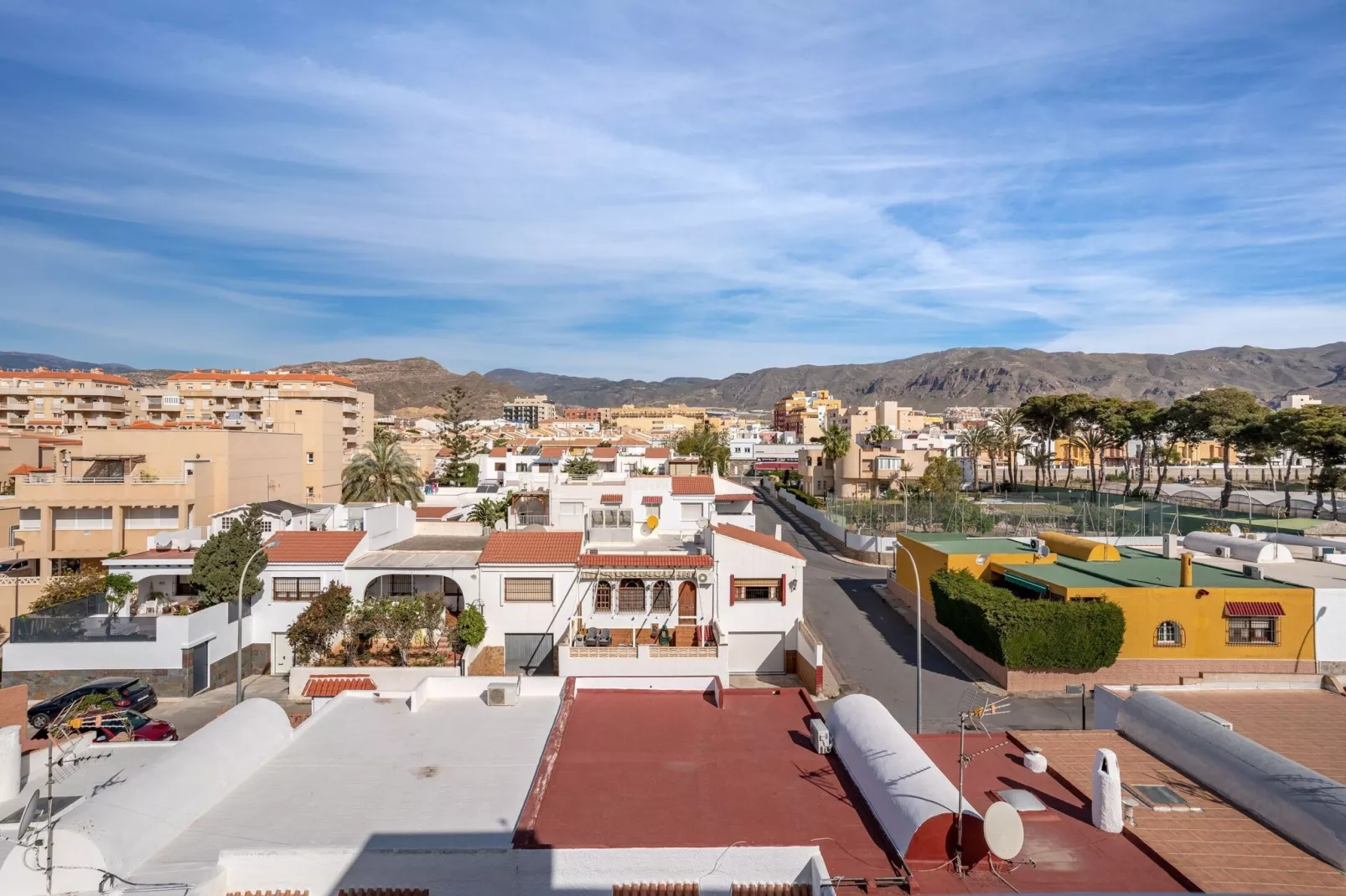 Bonita casa en Aguadulce-Uitzicht zomer