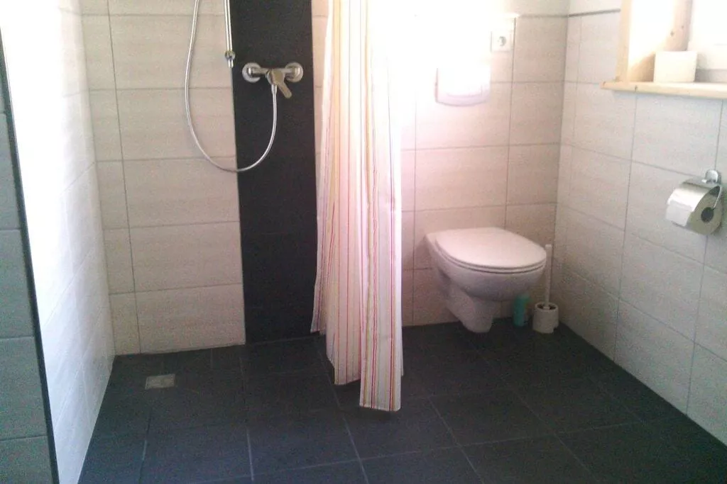 75275-Badkamer