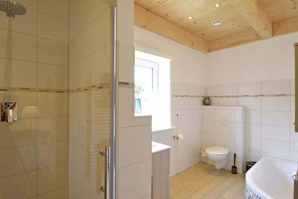 268254-Badkamer