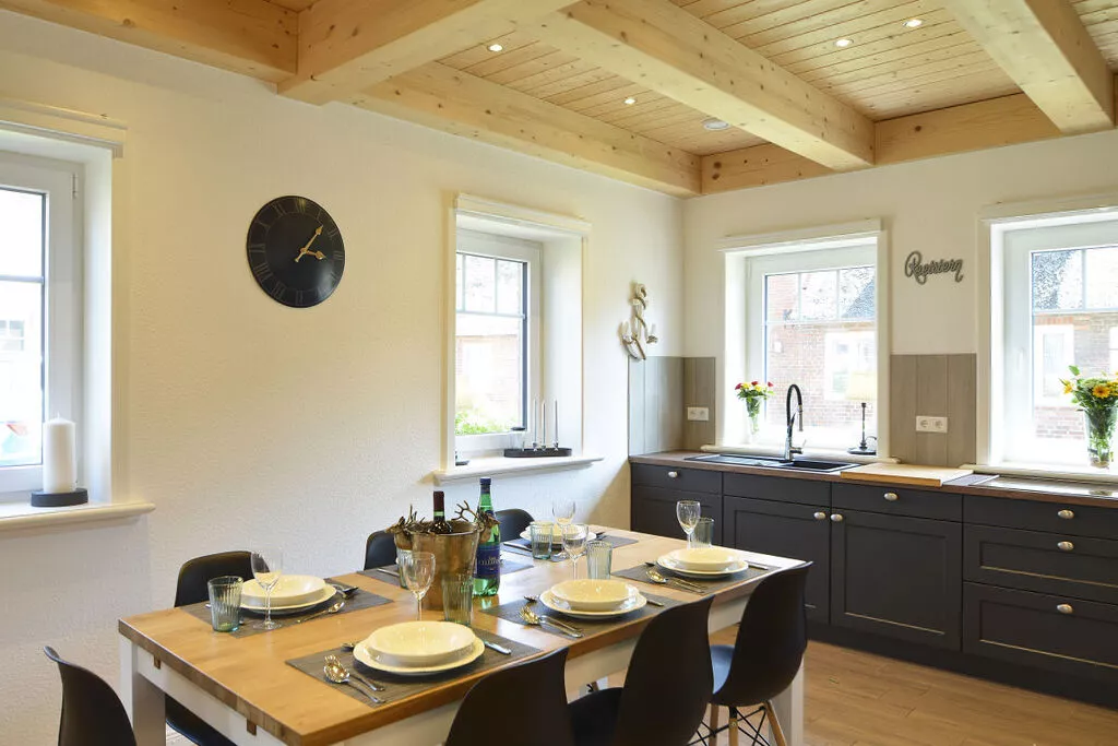 268254-Eetkamer