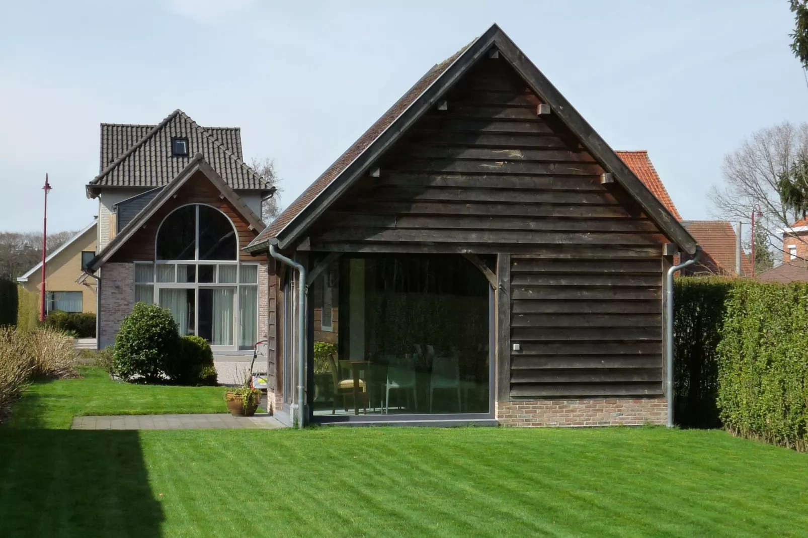 Prachtig ingericht vakantiehuis in Aalter met een grote tuin in een bosrijke omgeving