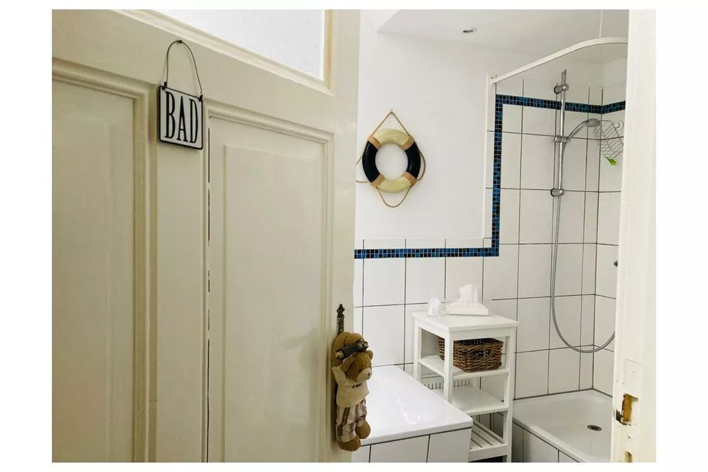 389318-Badkamer