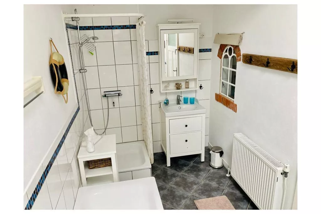 389318-Badkamer