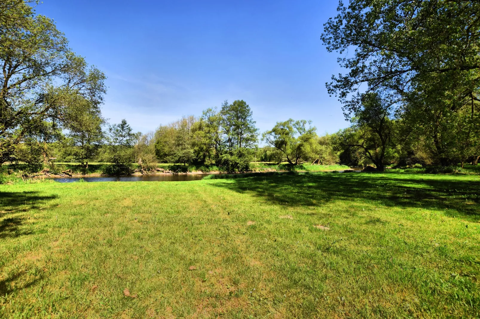 Bord de Rivière-Tuinen zomer