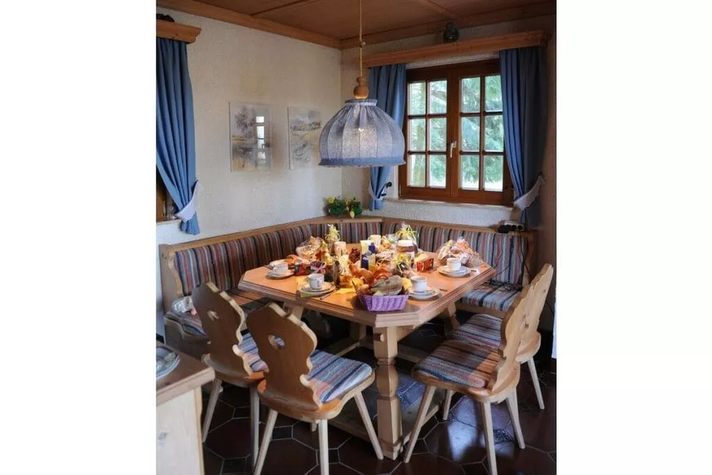 107563-Eetkamer
