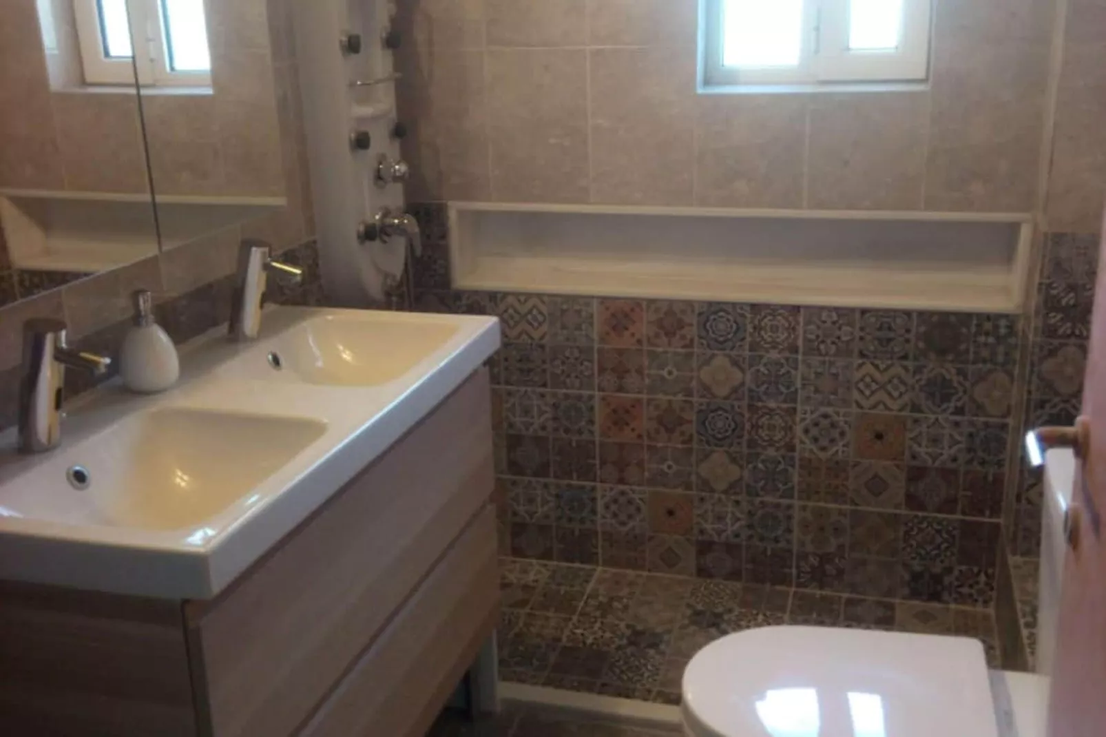 Rafina Port Comfortable-Badkamer