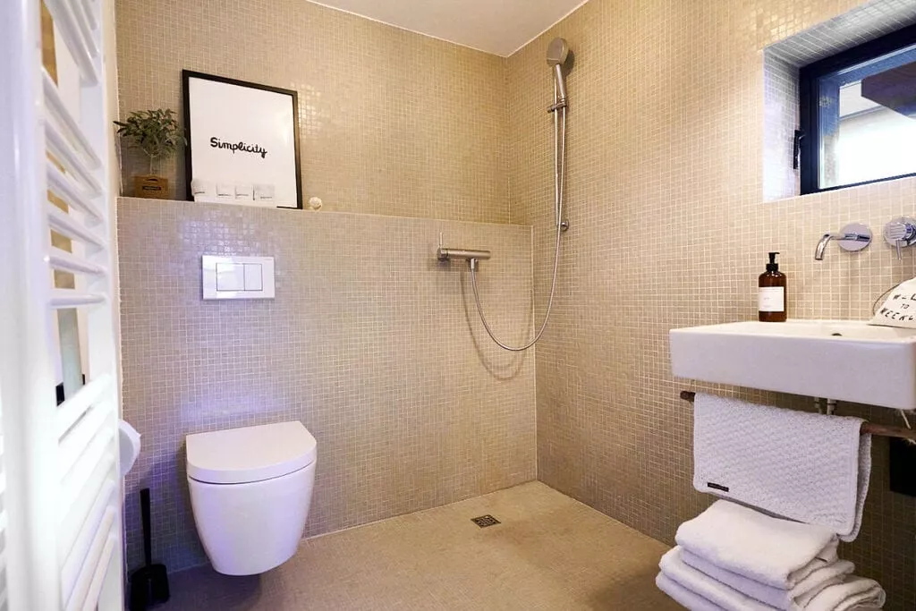 239873-Badkamer