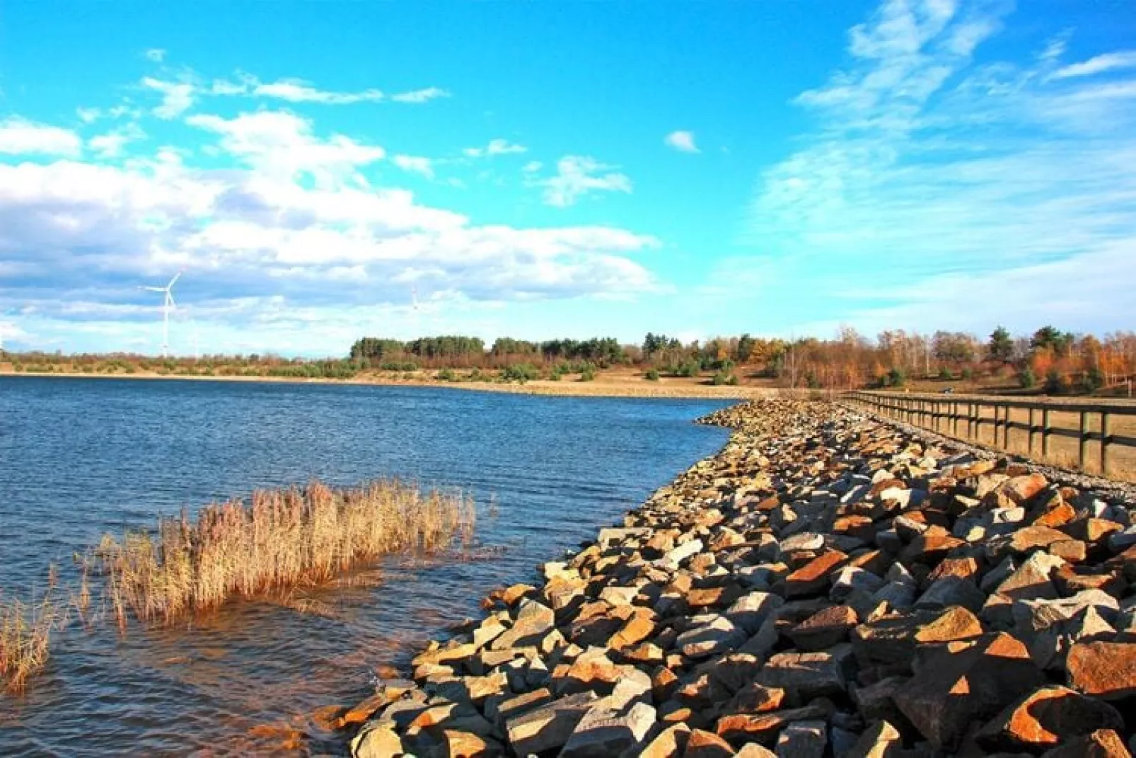 Bungalow am Partwitzer See-Waterzicht