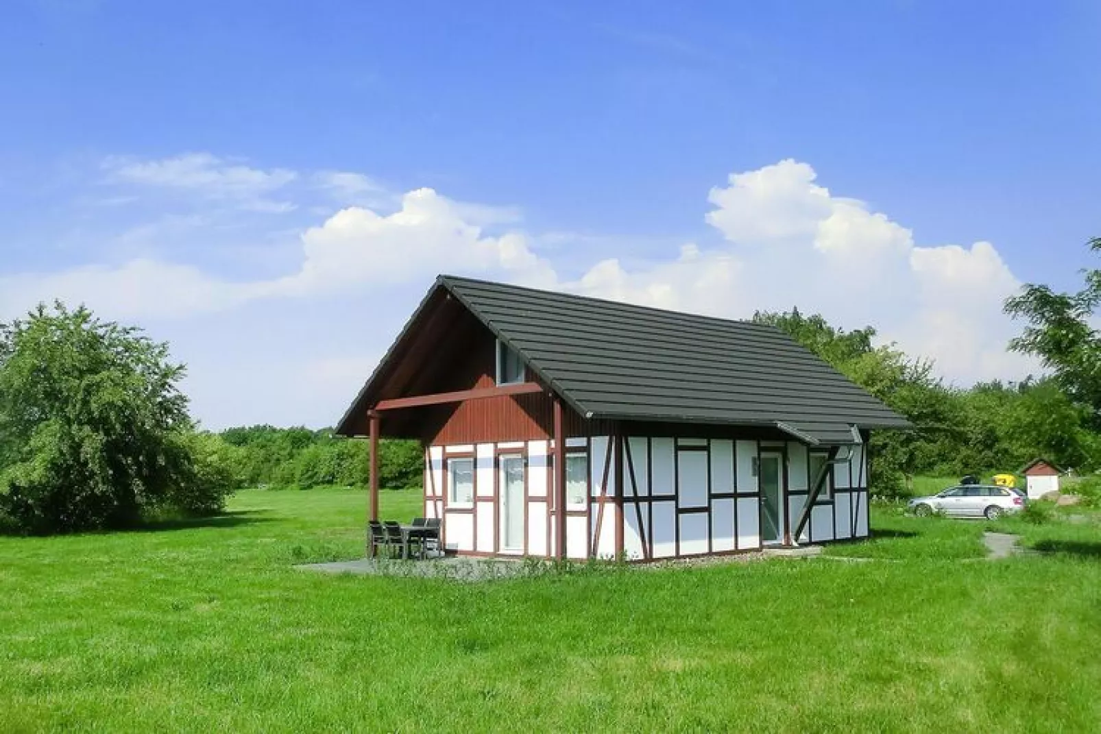 Bungalow am Partwitzer See-Buitenkant zomer