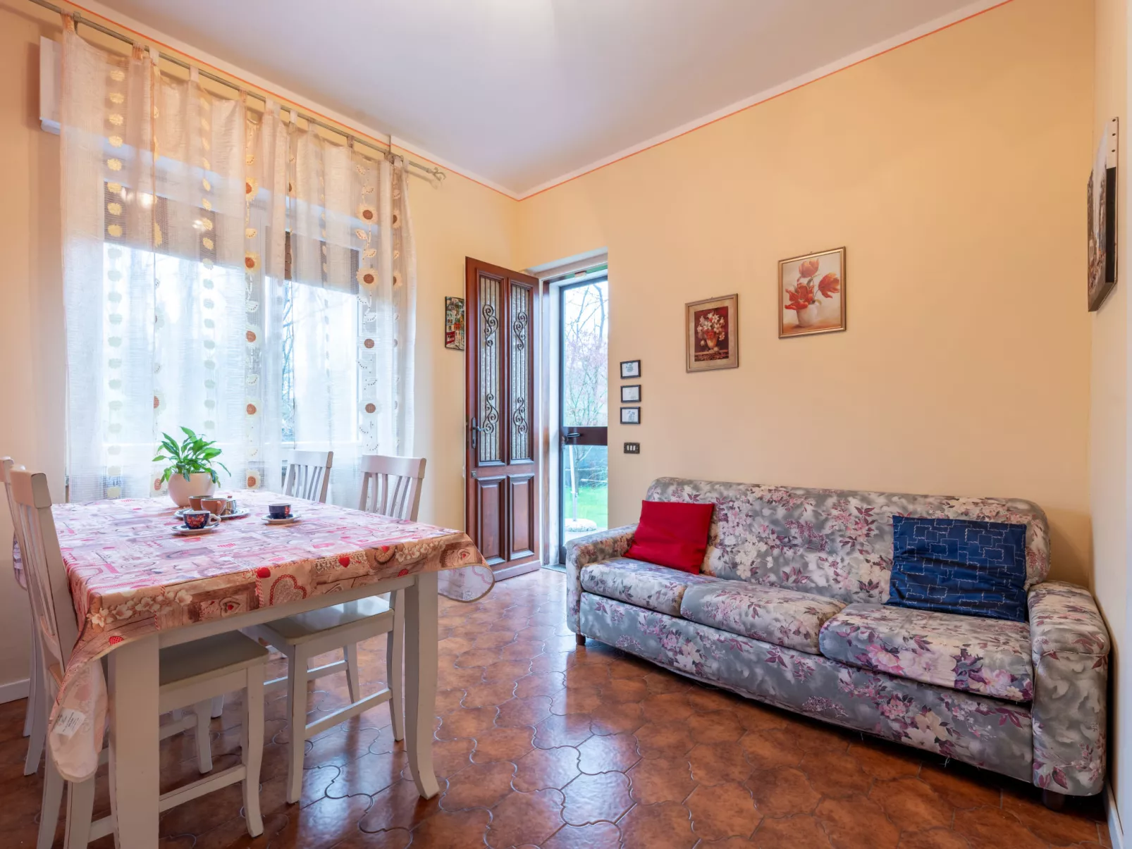 Casa dei fiori-Binnen