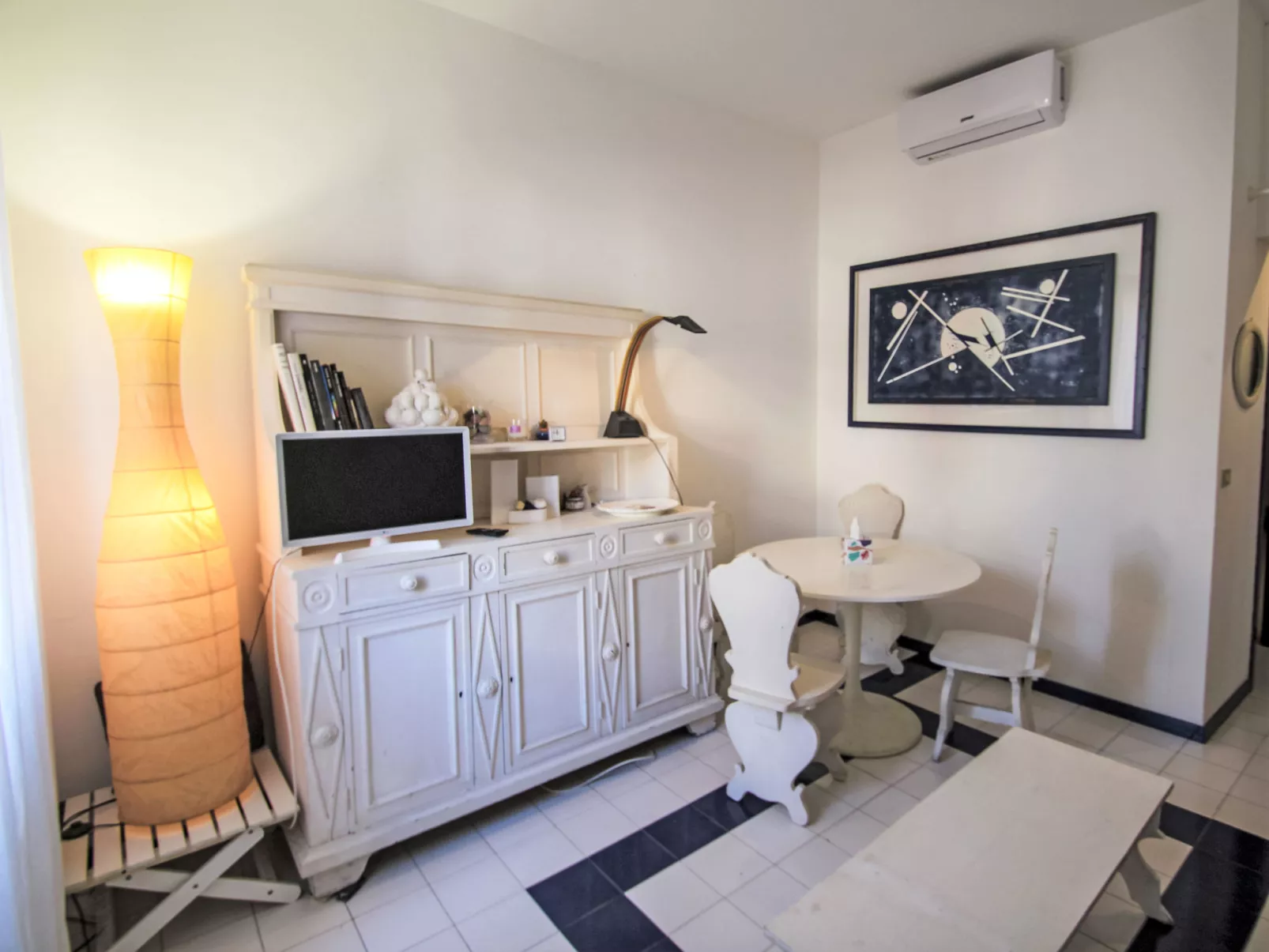 Apt 3-Binnen