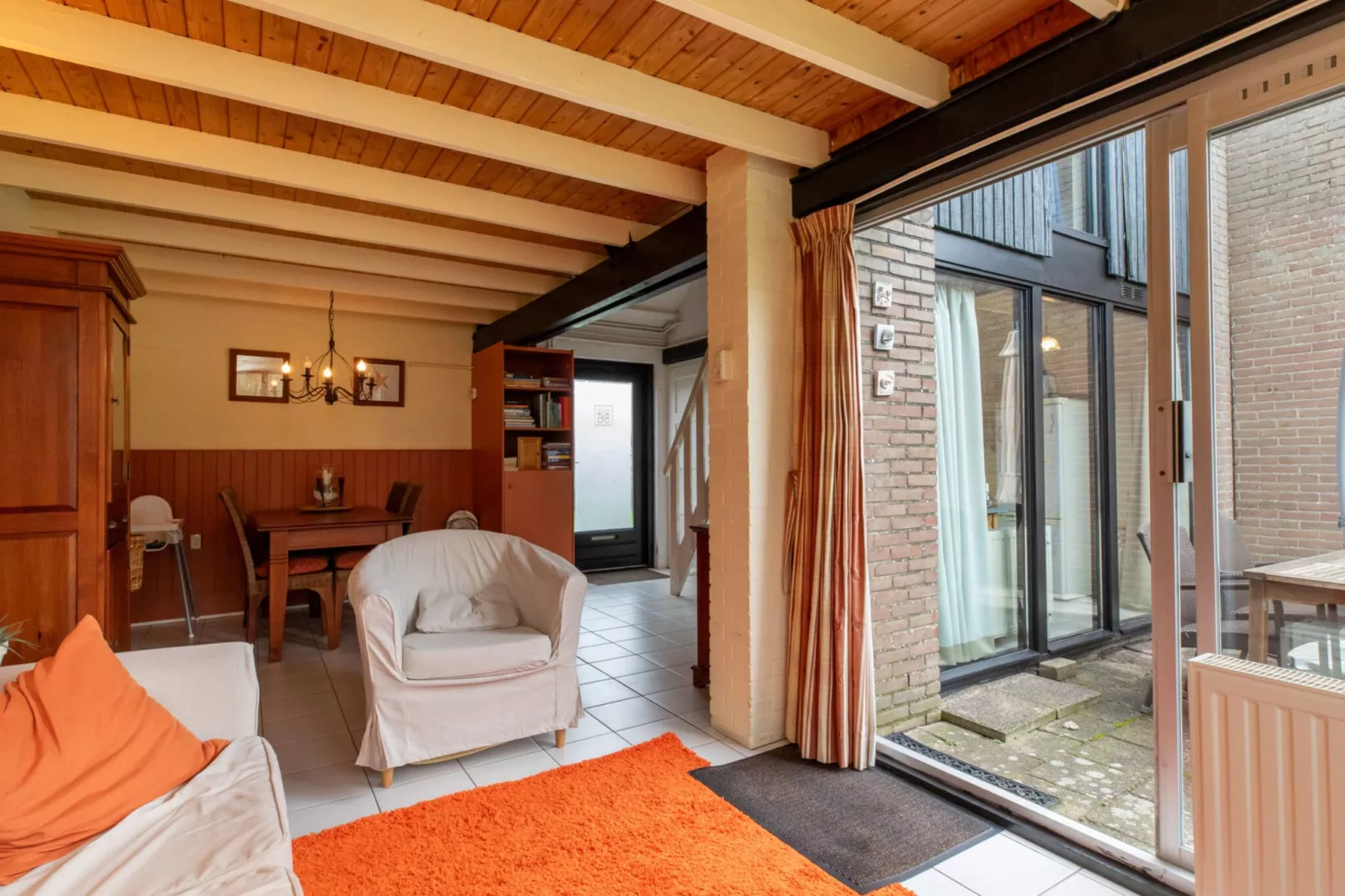 De Haaijmanweg 5  Burgh Haamstede 'Huisje 86'-Woonkamer