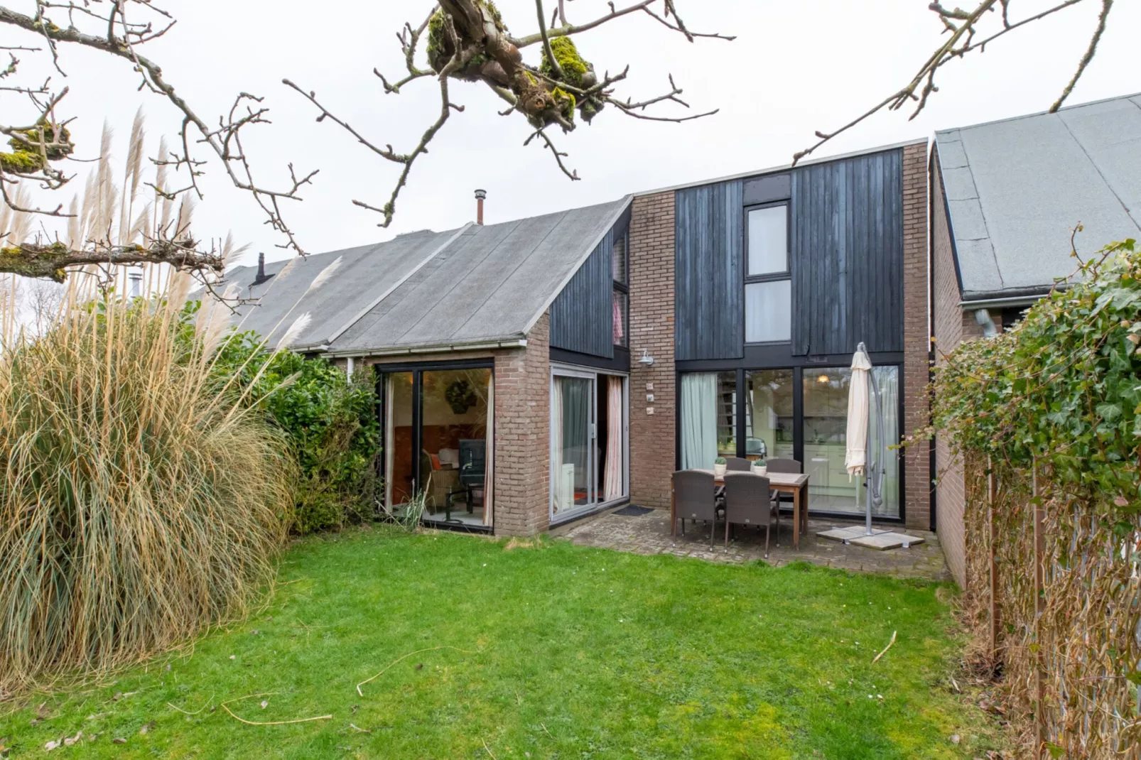 De Haaijmanweg 5  Burgh Haamstede 'Huisje 86'-Tuinen zomer