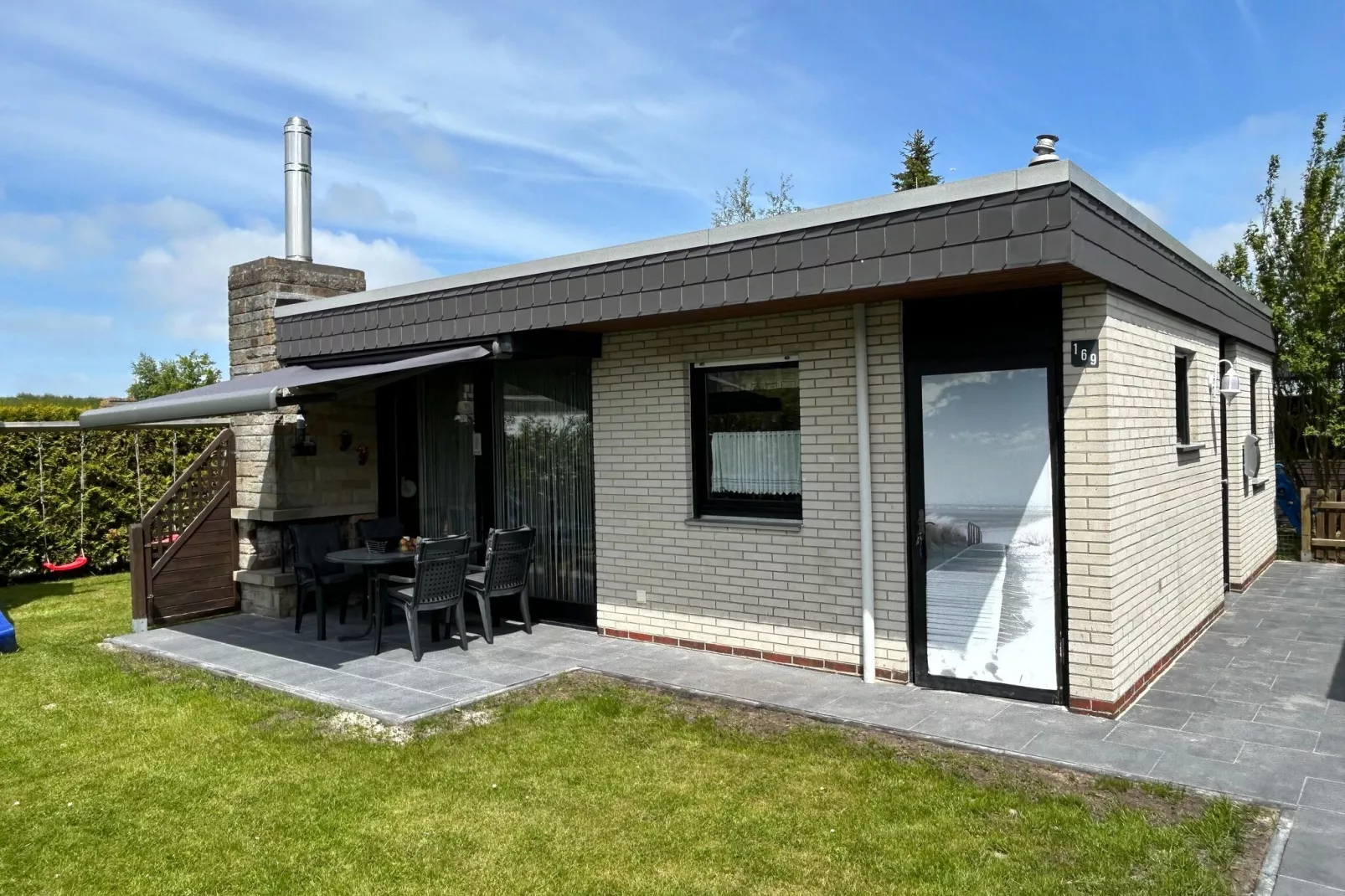 Friesenkoje Tossens-Buitenkant zomer