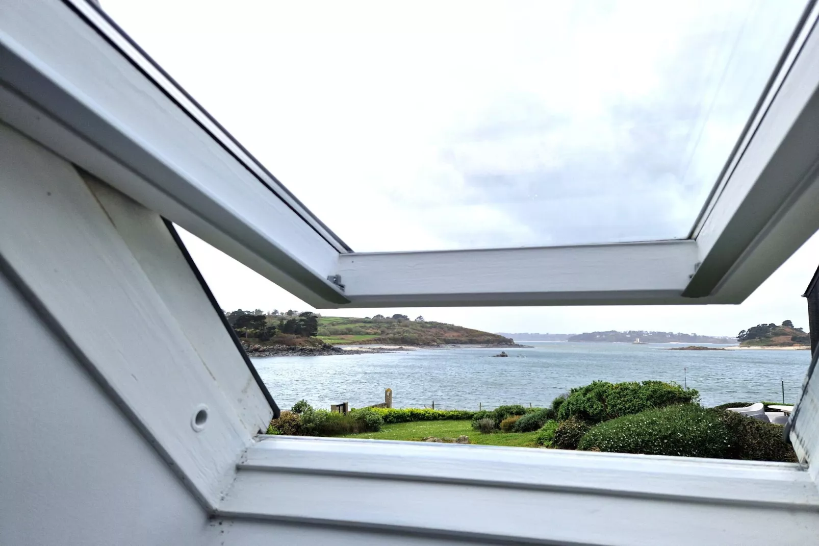 Holiday home in Plougasnou Baie de Morlaix-Uitzicht zomer