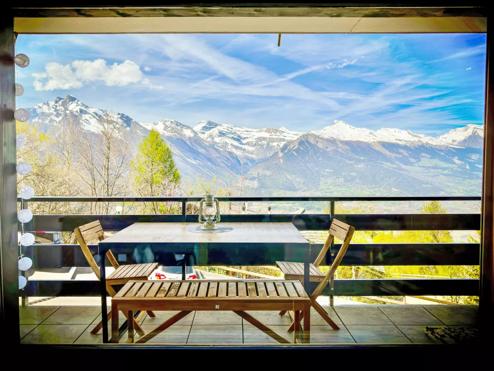 Swiss Alps view Aiglon H2
