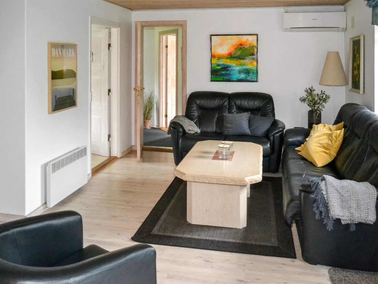 "Rea" - 5km from the sea-Binnen