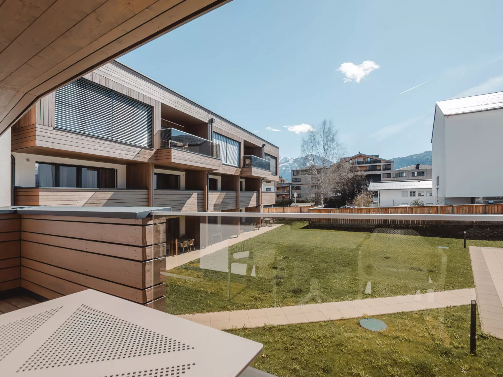 Lakeside Luxury Apartments-Buiten