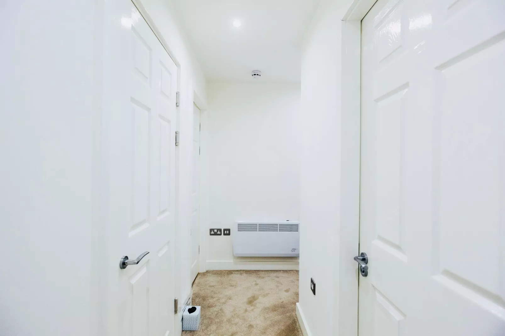 2 Bedroom Apartment 1 Bathroom Shield House-Overloop