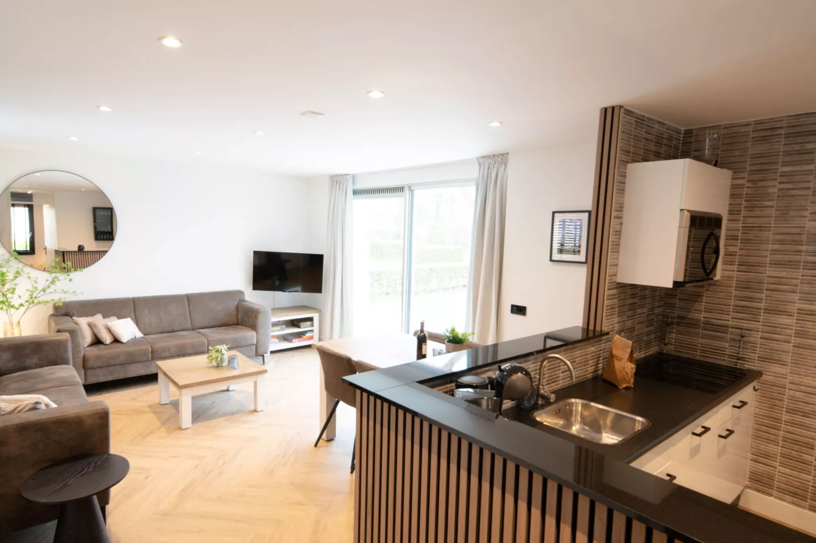 Luxe bungalow – Max 6 personen – Nummer 53-Woonkamer