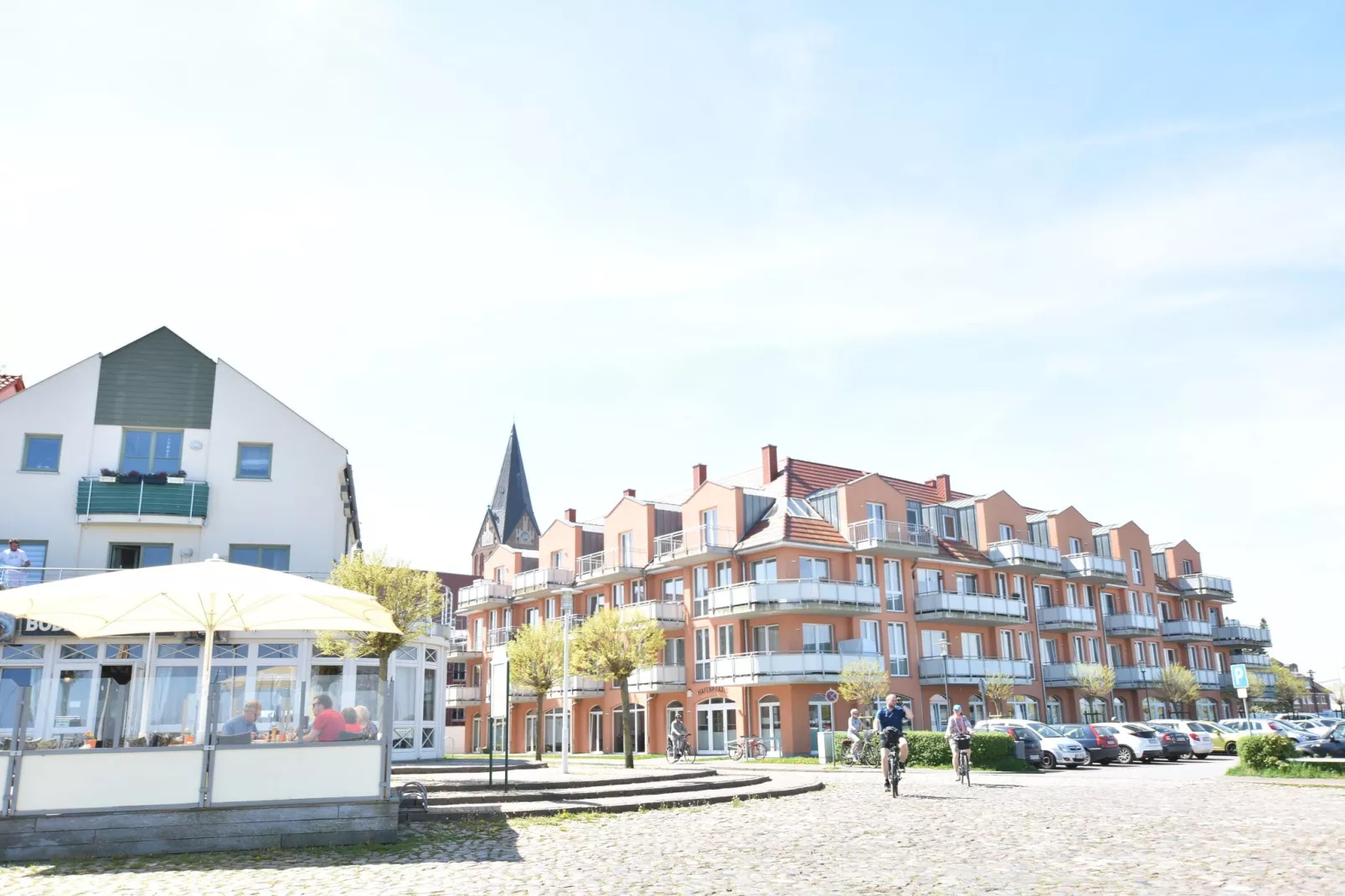 Exklusive Panoramawohnung-Buitenkant zomer