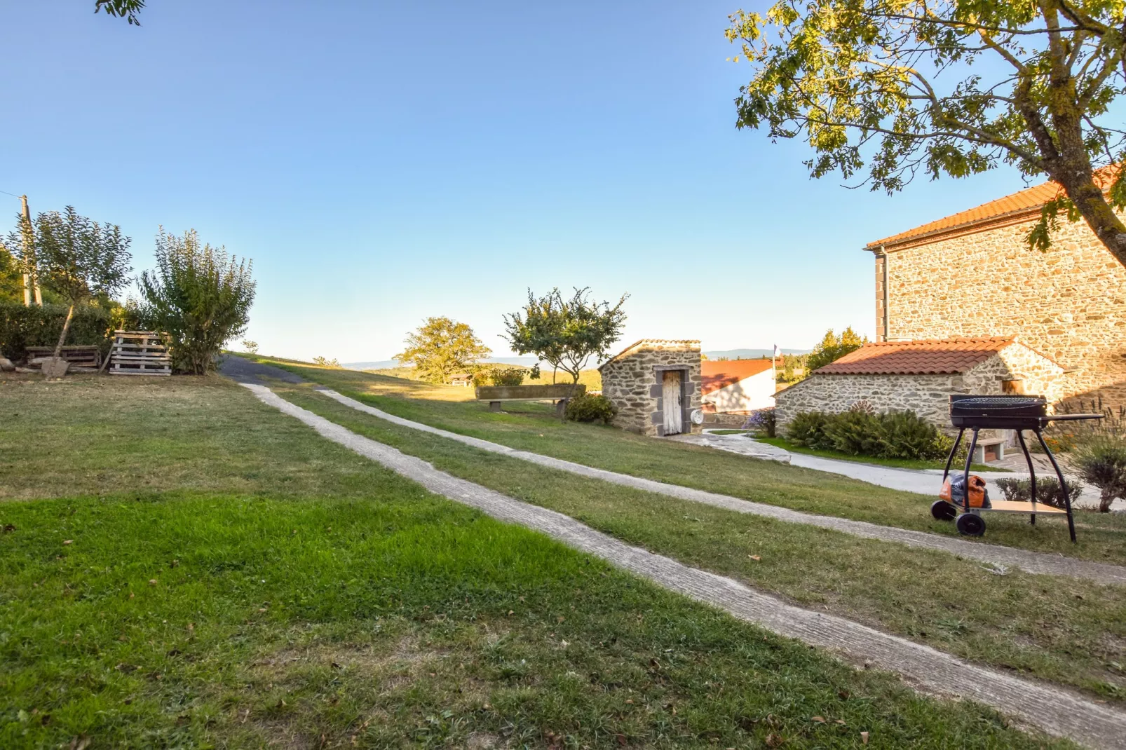 Maison pour 3 personnes à la campagne-Uitzicht zomer