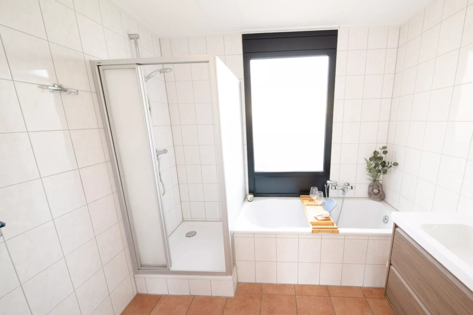 Comfort bungalow – Max 6 personen – nummer 56-Badkamer