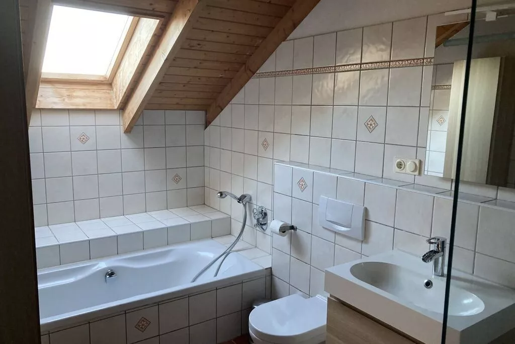 443314-Badkamer