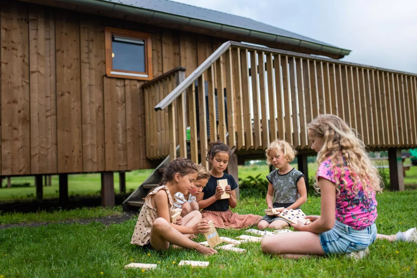 Sfeervolle Acker Lodge A-Tuinen zomer