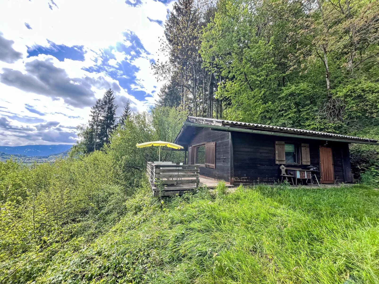 Häuschen am Waldrand-Buiten