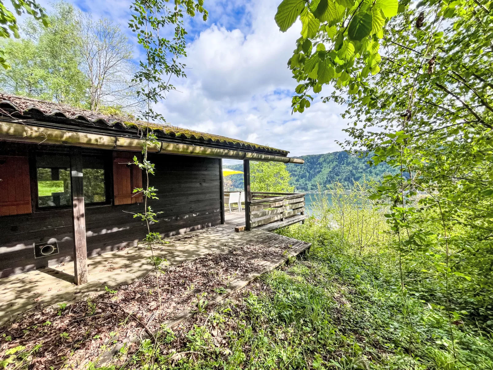 Häuschen am Waldrand-Buiten