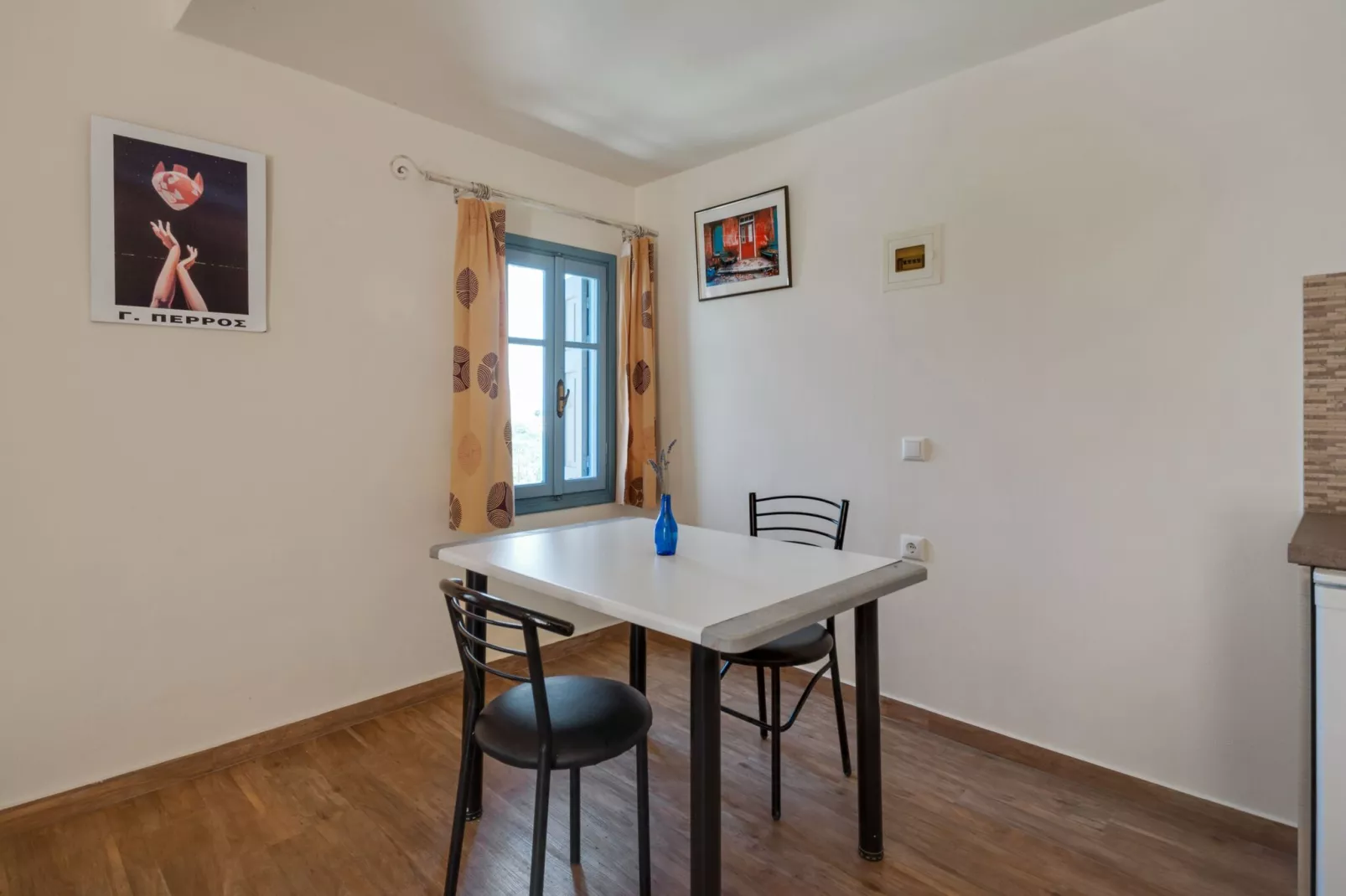 Heerlijke studio op Lesbos met zwembad-Eetkamer
