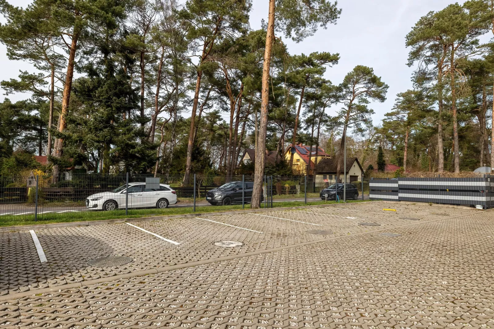 Apartament Grunwaldzka 12b/22 Pobierowo-Parkfaciliteiten