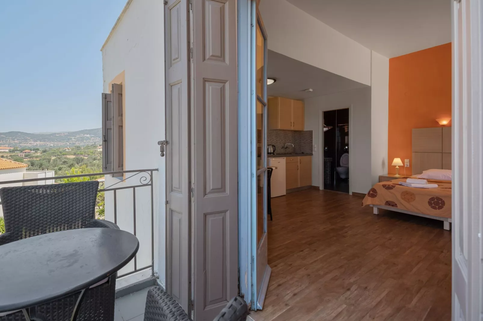 Heerlijke studio op Lesbos met zwembad-Terrasbalkon