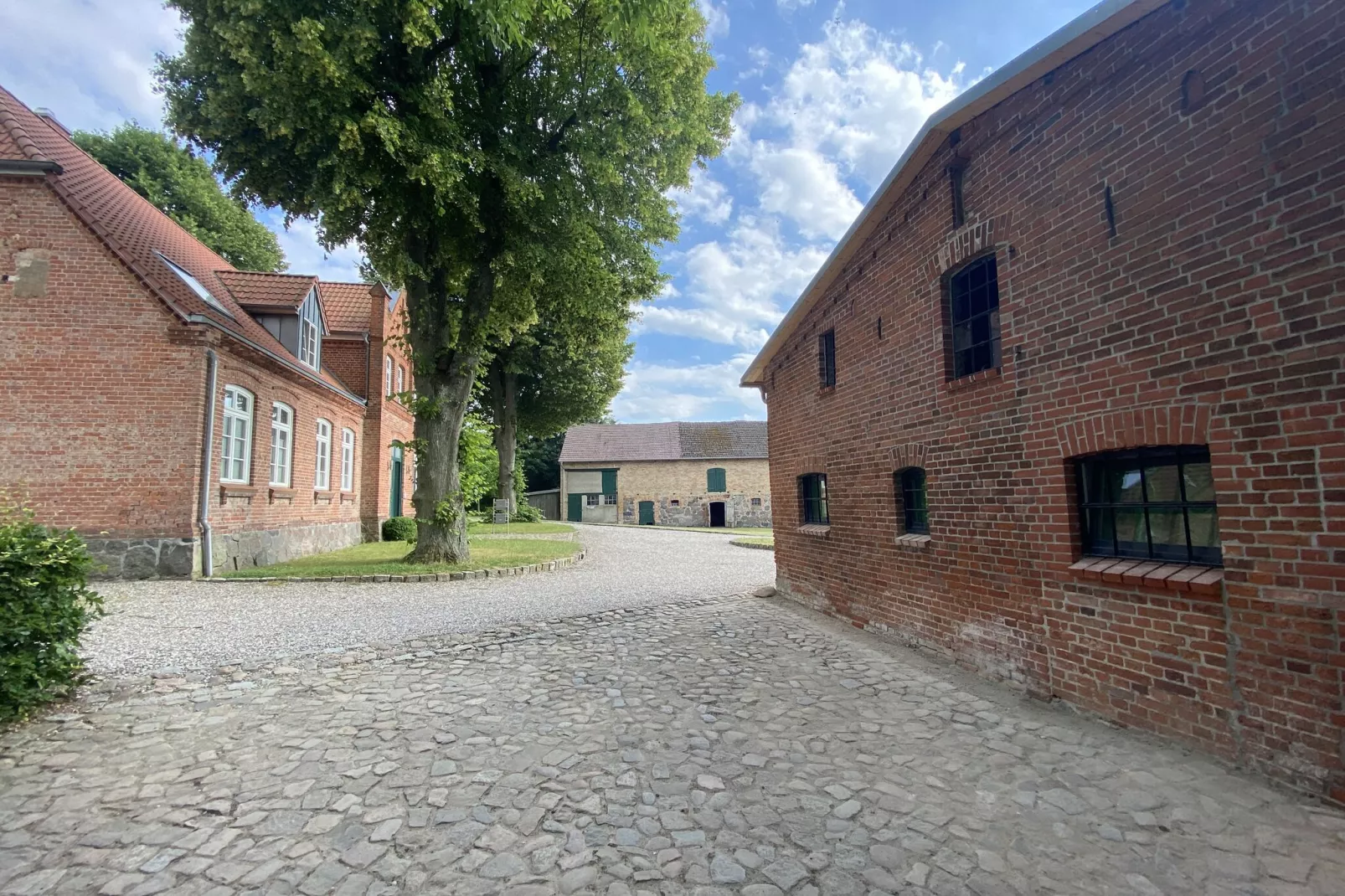 Ferienwohnung Am Alten Gutshof-Buitenkant zomer